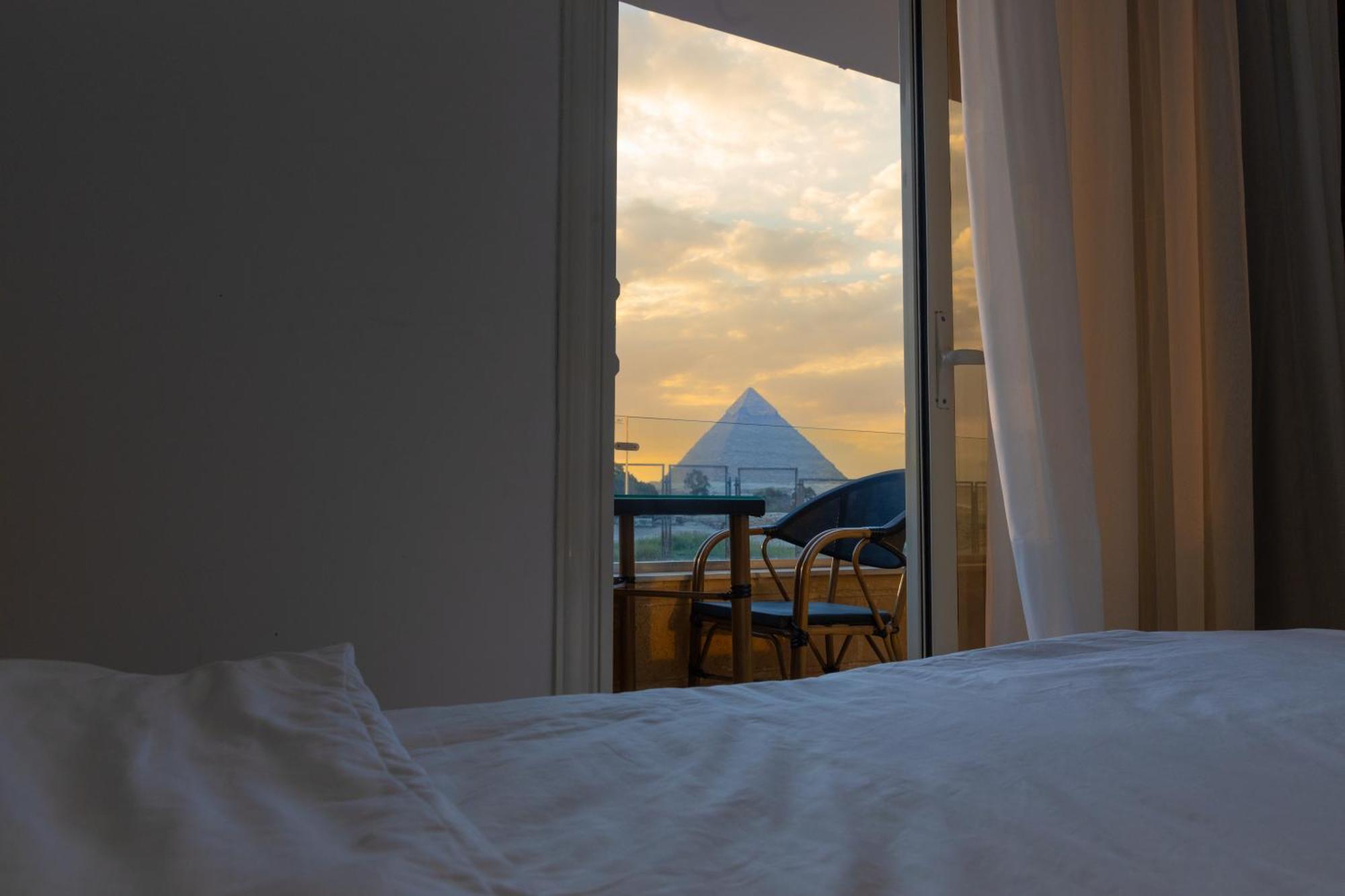 Pyramids Land Palace Kafret el-Gabal Esterno foto