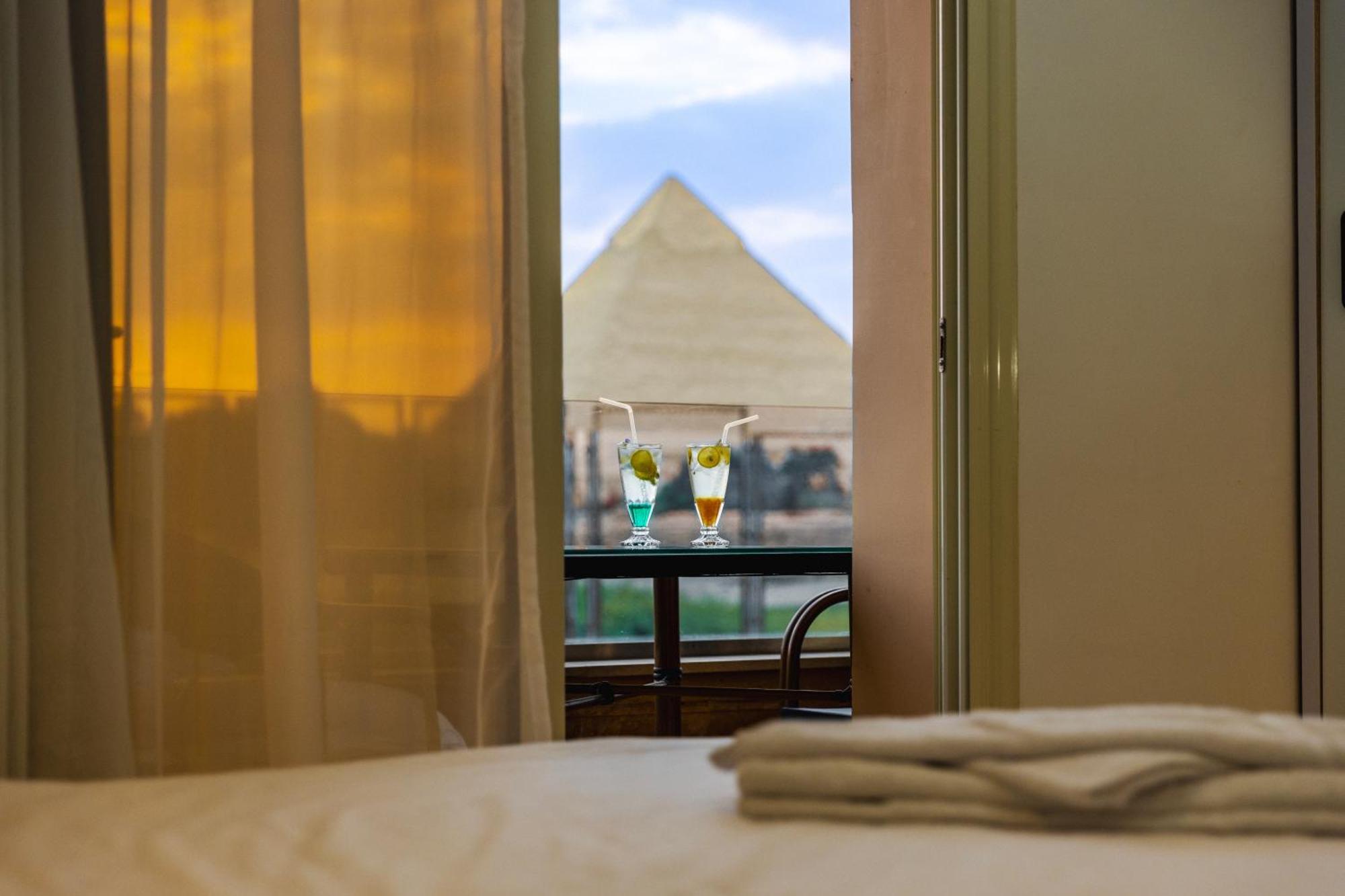 Pyramids Land Palace Kafret el-Gabal Esterno foto